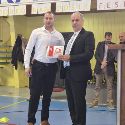 32c2a0ef 5c37 4103 A0cb 9b3c2992eecc